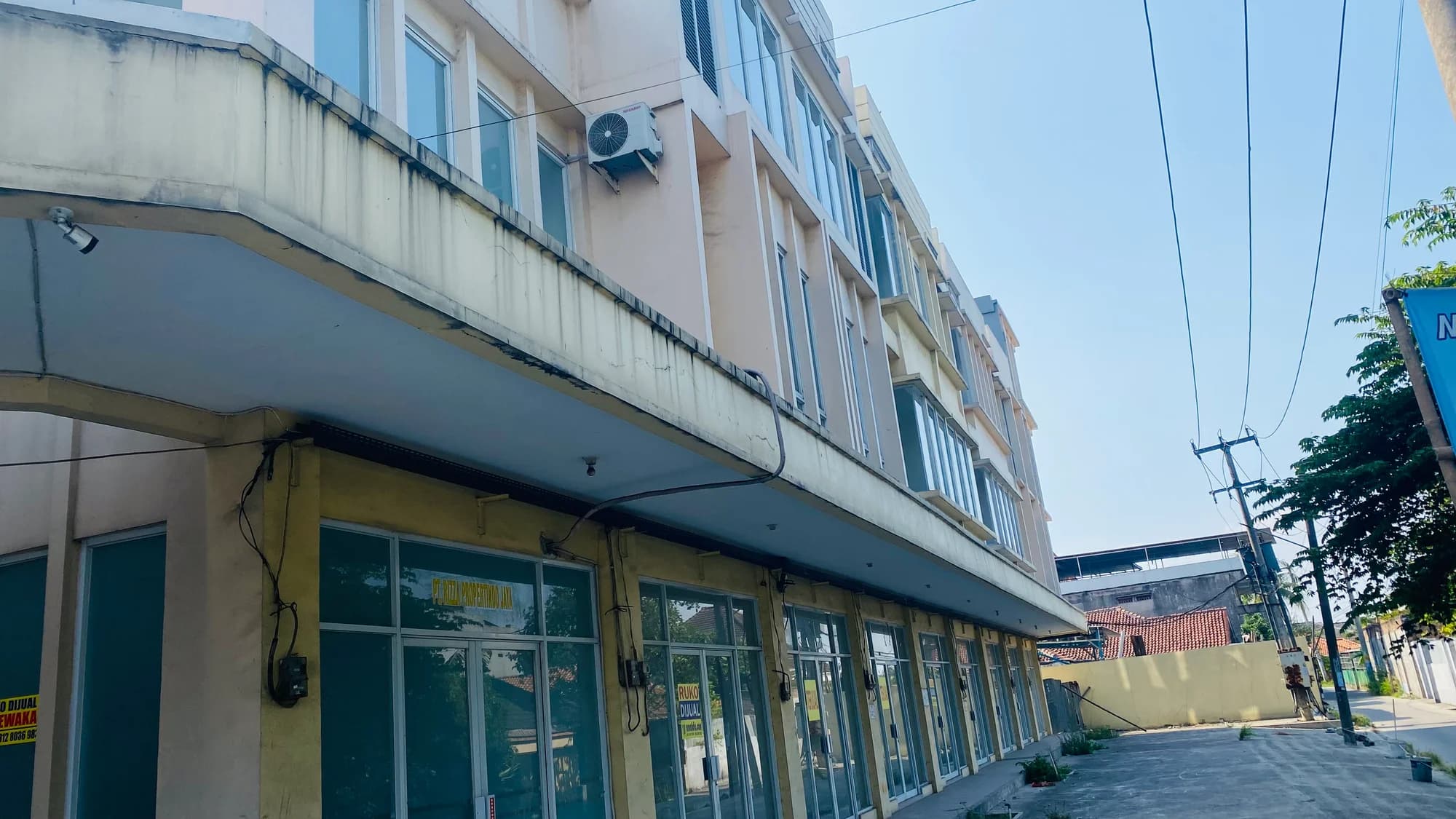 Ruko siap Hui di Cikarang Kota foto 3